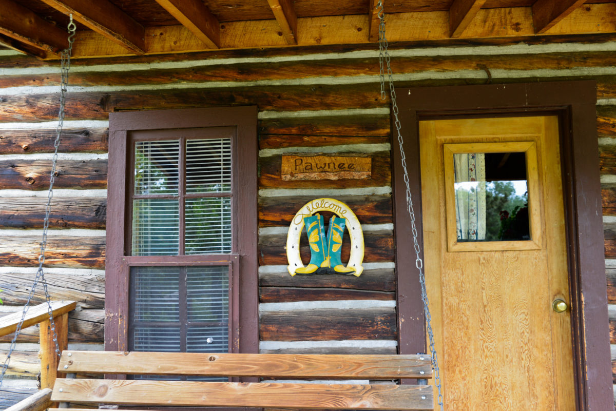 Colorado Cozy Meadow Cabin Rental 2 Bedrooms & Fireplace Sleeps 4